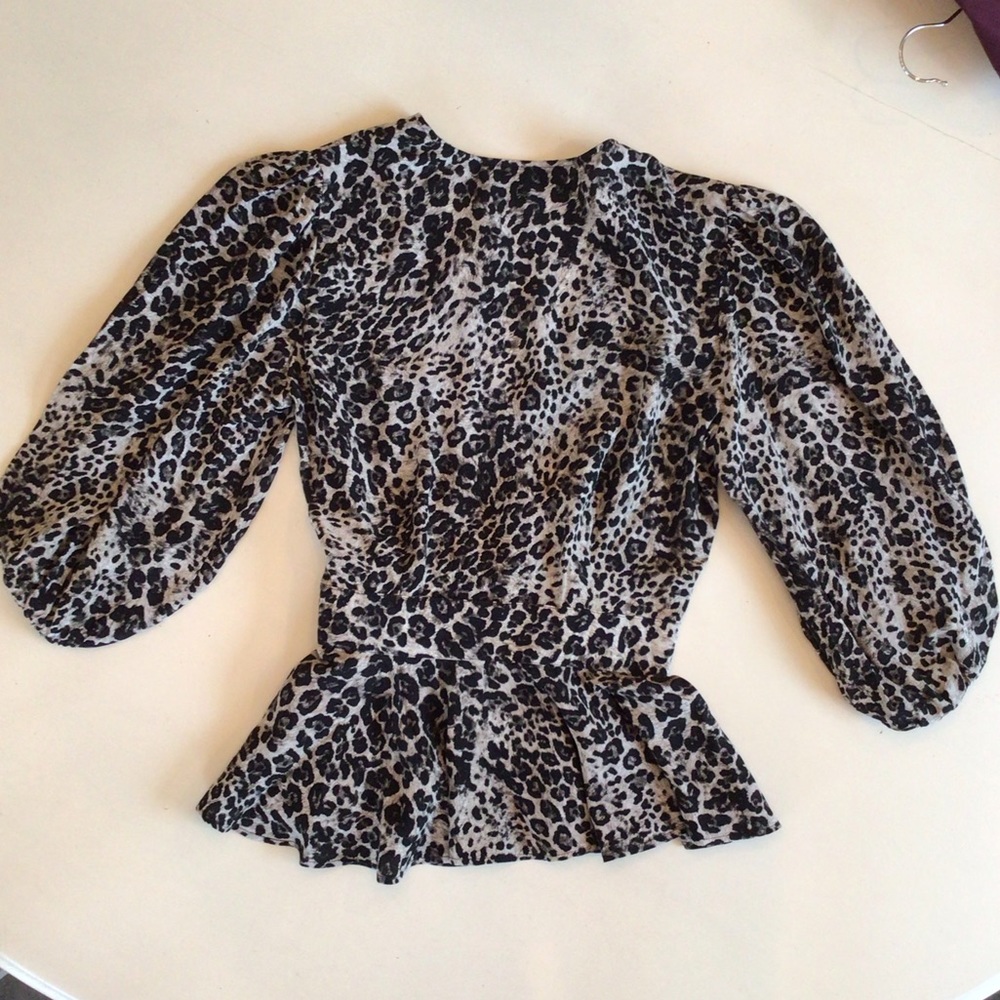 Banana Republic - XXS Petite - Peplum Wrap Top in Leopard Print *NWT* - Picture 2 of 3